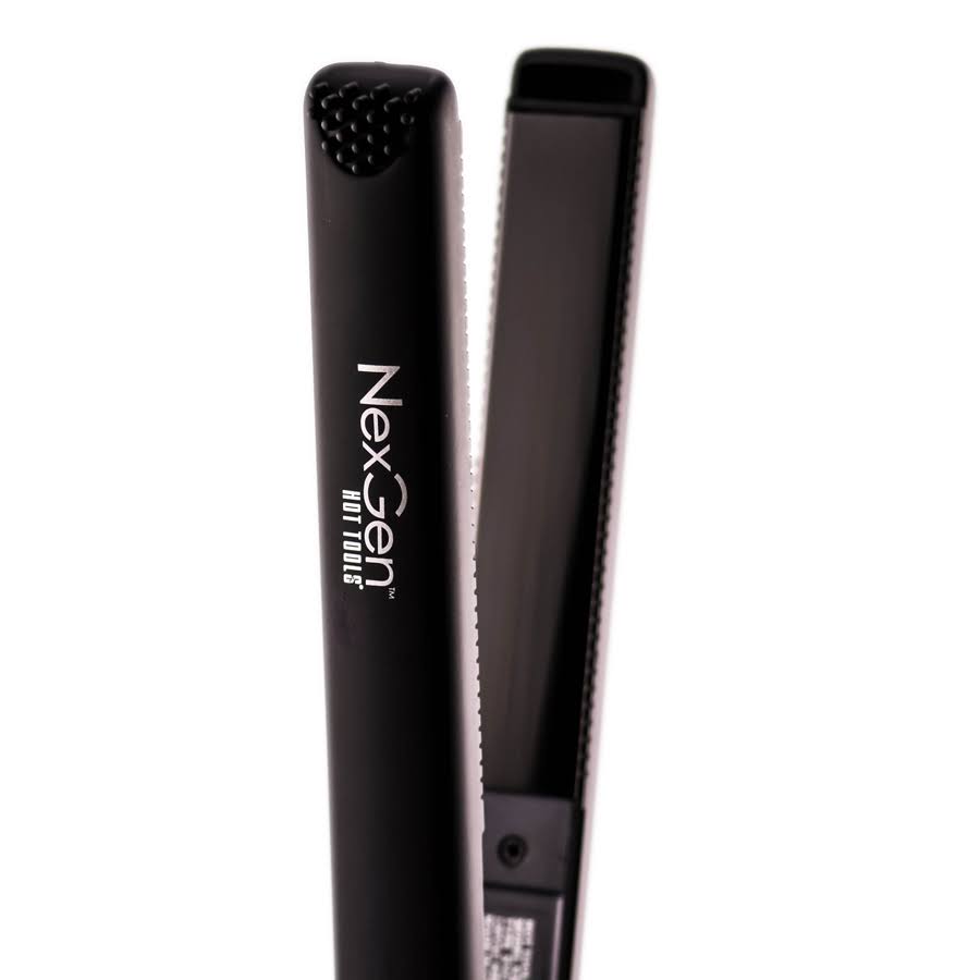 1x22 Titanium Digital Flat Iron M647115