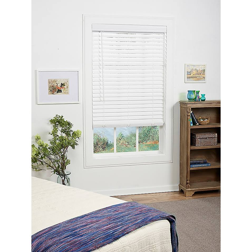 Cordless Faux Wood Blind in White O461