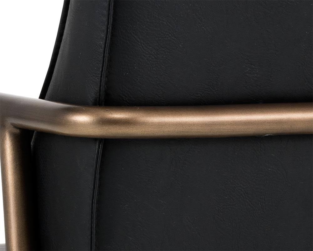 Vintage Black Armchair Q633348