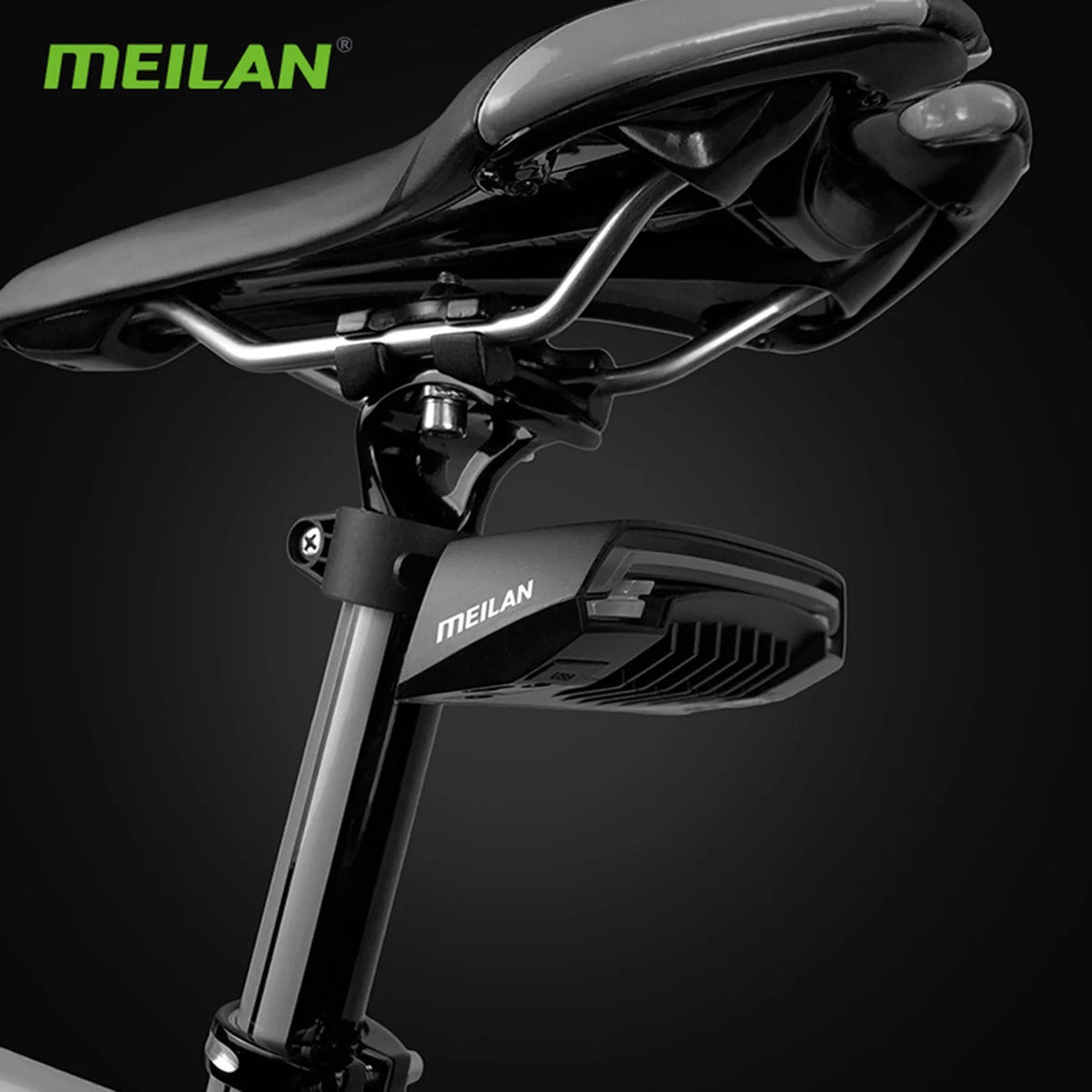 Wireless Bike Tail Light with LED Turn Signal Q808421