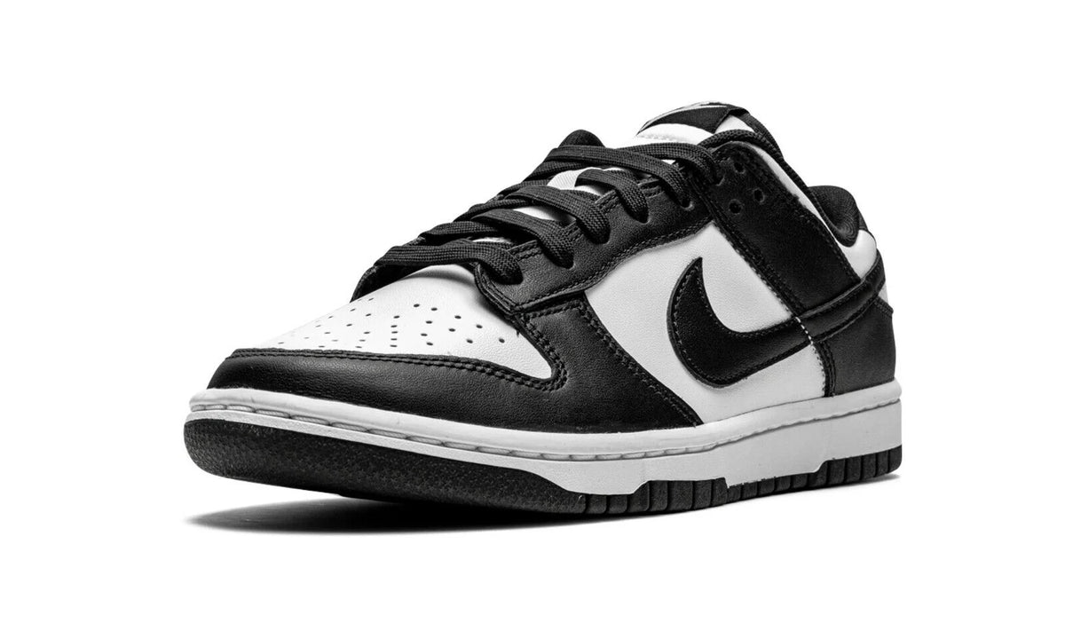 Women's Nike Dunk Low Panda White Black White Sneakers O197