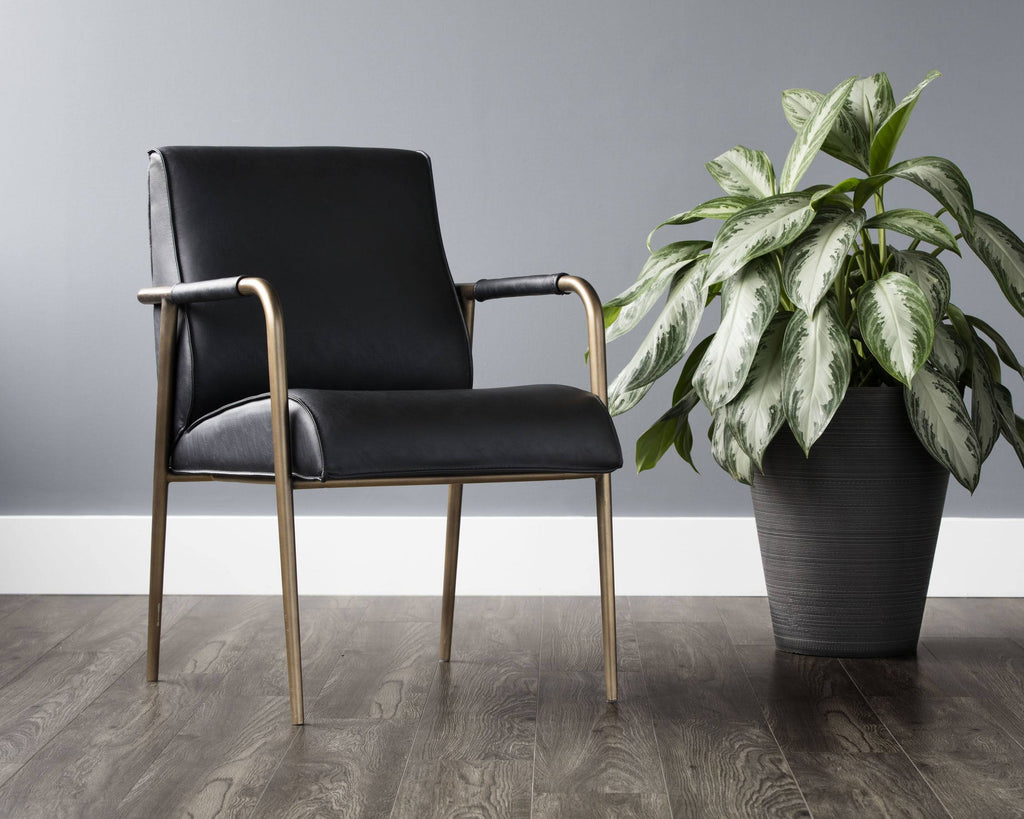 Vintage Black Armchair Q633348