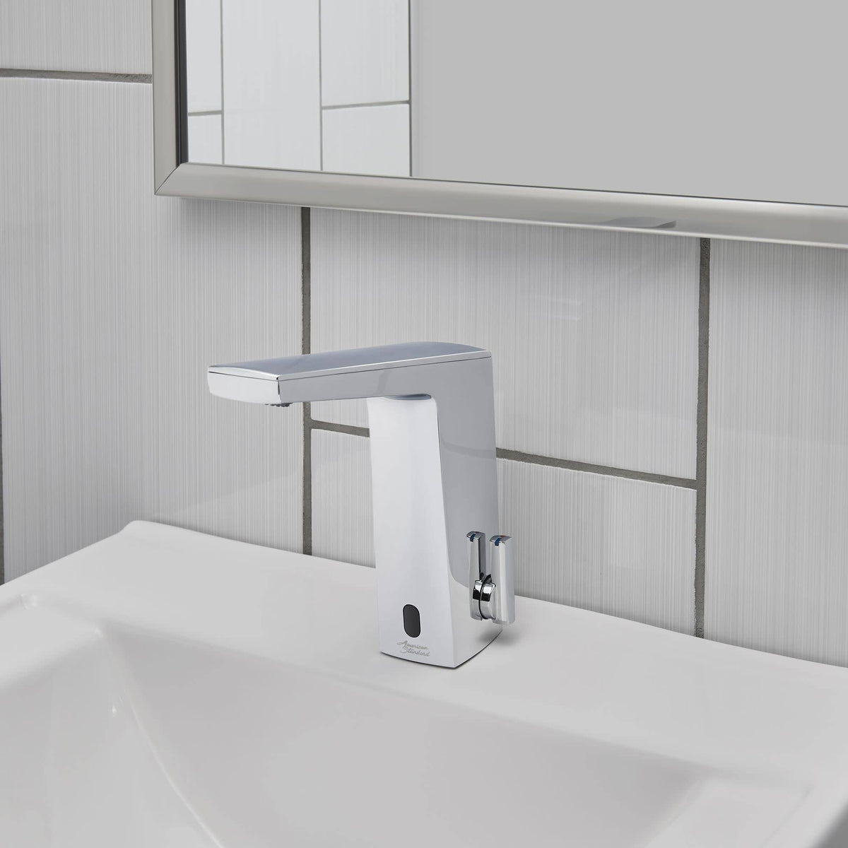 1.5 GPM Faucet with Above-Deck Mixing in Polished Chrome Finish D461142