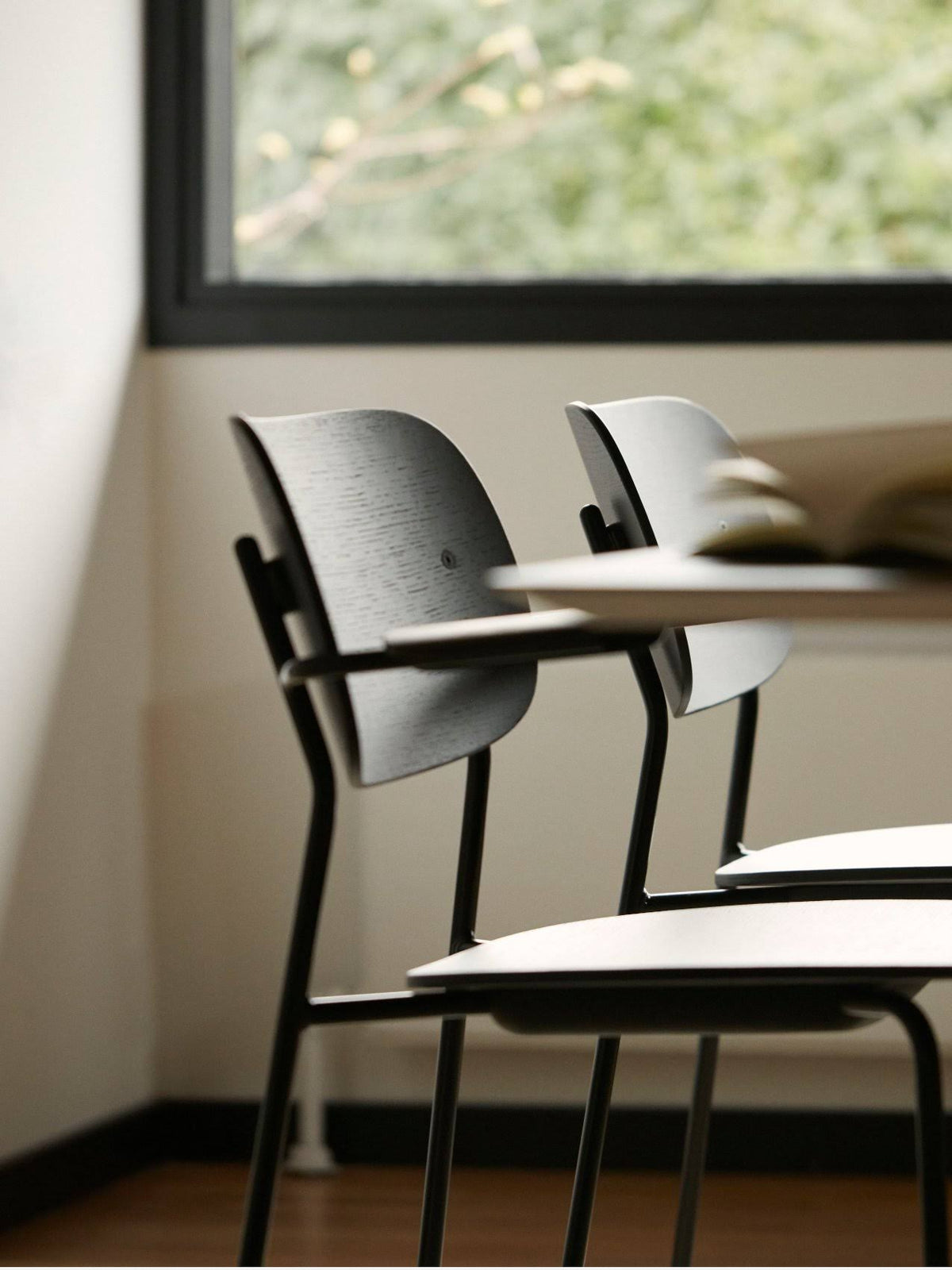 Dark Stained Oak Chair K44688
